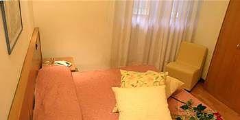 Hotel Tirrenus เปรูจา ภายนอก รูปภาพ