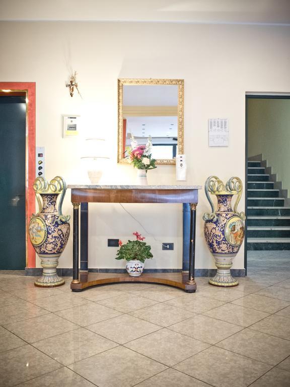 Hotel Tirrenus เปรูจา ภายนอก รูปภาพ