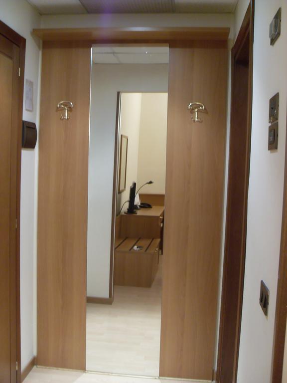 Hotel Tirrenus เปรูจา ภายนอก รูปภาพ