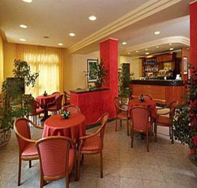 Hotel Tirrenus เปรูจา ภายนอก รูปภาพ
